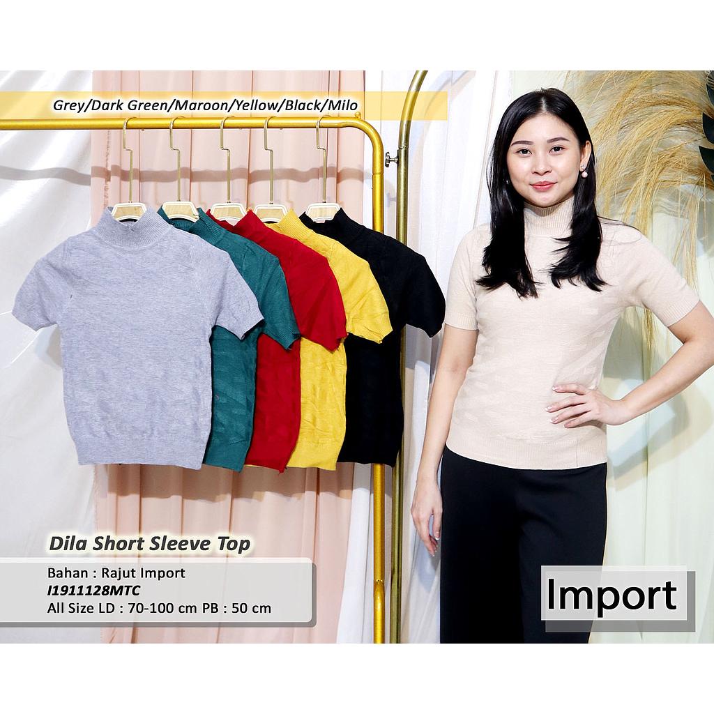 Kinta turtle neck short top