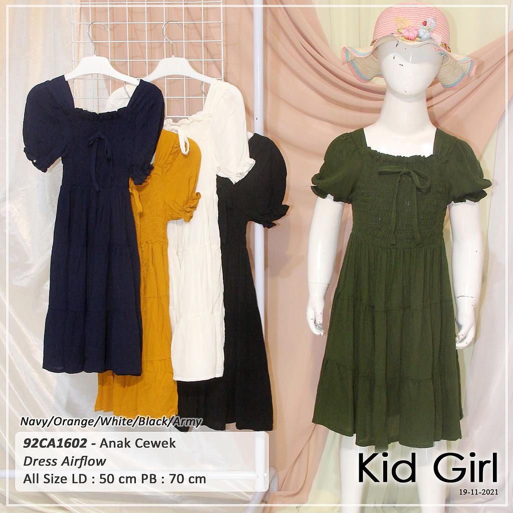 DRESS KID PUNDAK SABRINA VARIASI SMOCK KARET BWH KERUT SUSUN