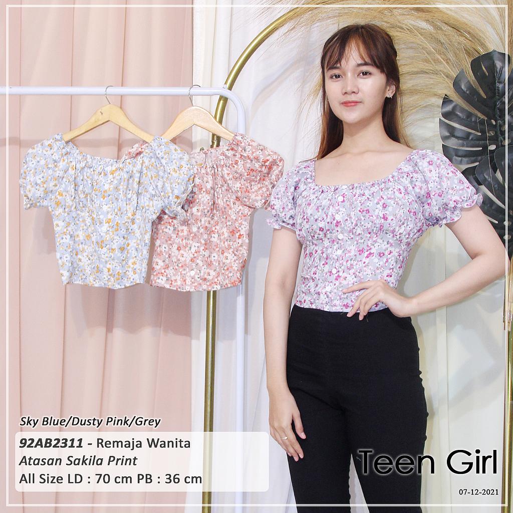 ATASAN PUNDAK SABRINA TGN PUFF VARIASI KLEP + KANCING BELAKANG TENGAH SMOCK KARET